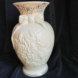 ‘Roses of Peace’ Millennium Ed. 8.5” Vase. Limited Ed. Lenox 2000. Ivory China.